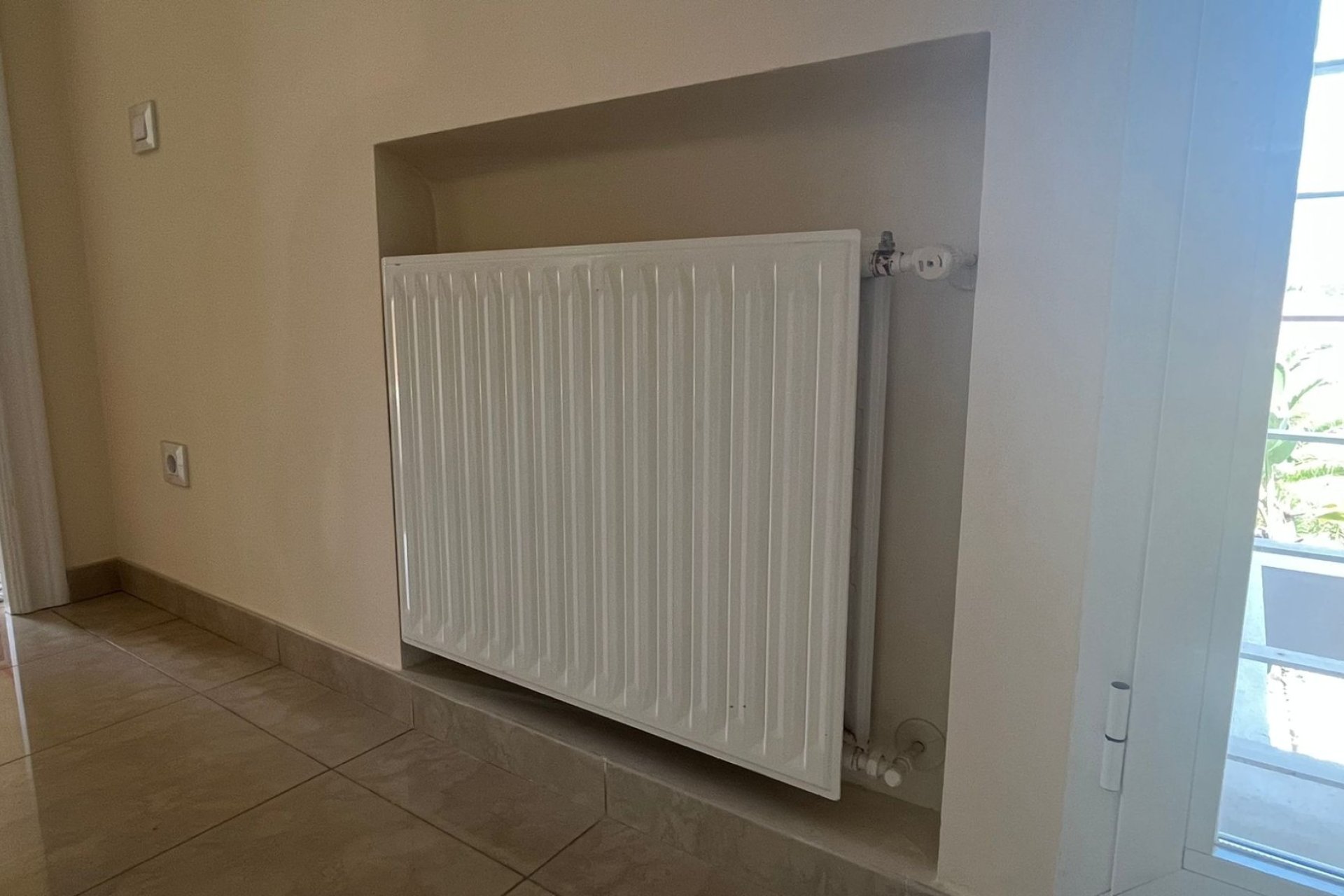 Resale - Villa -
Benidorm