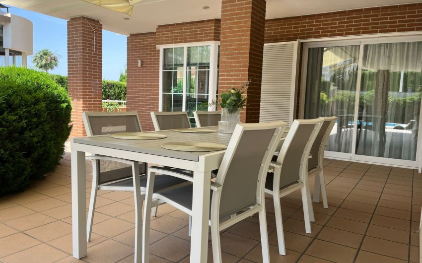 Resale - Villa -
Benidorm