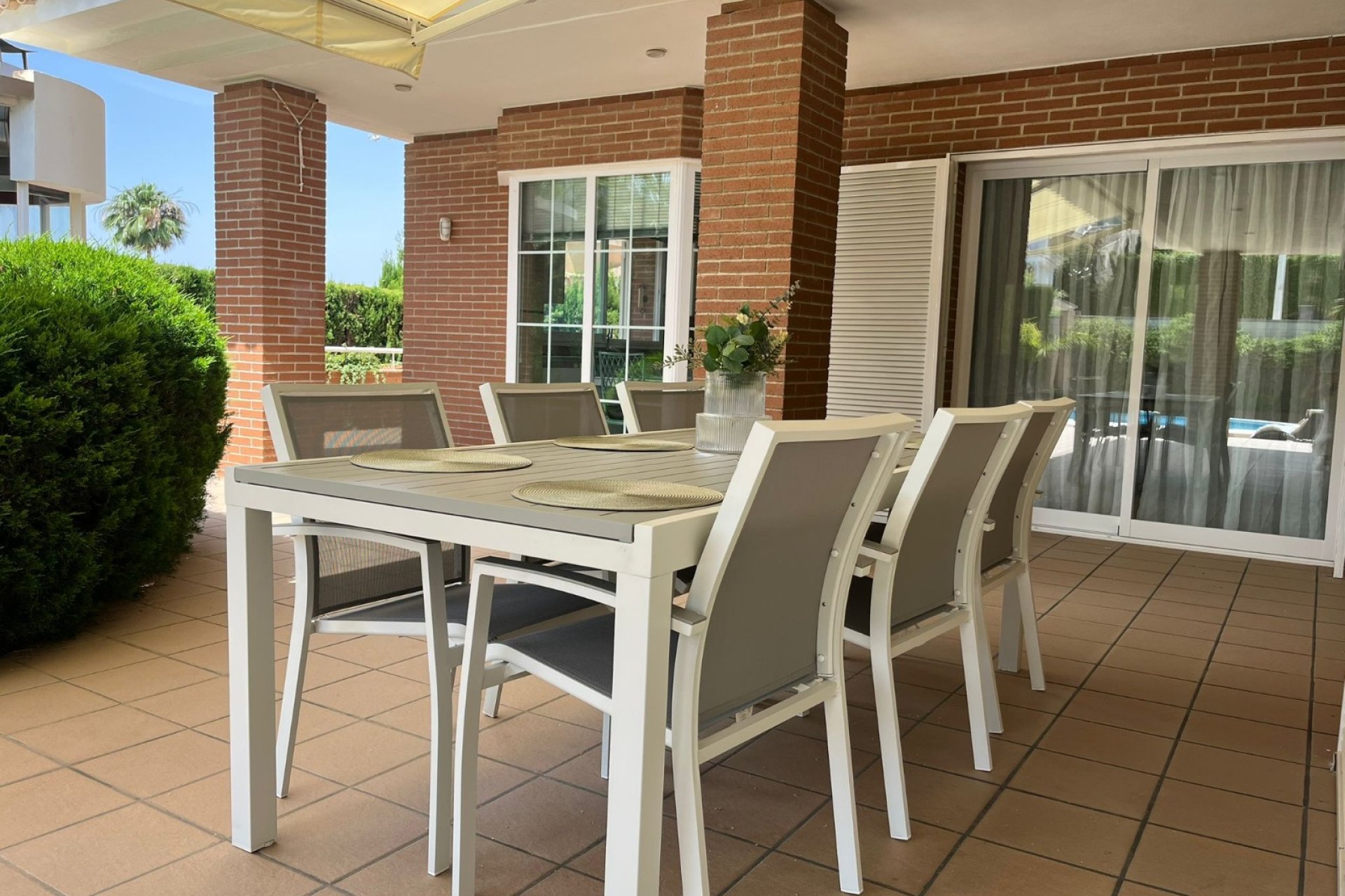 Resale - Villa -
Benidorm