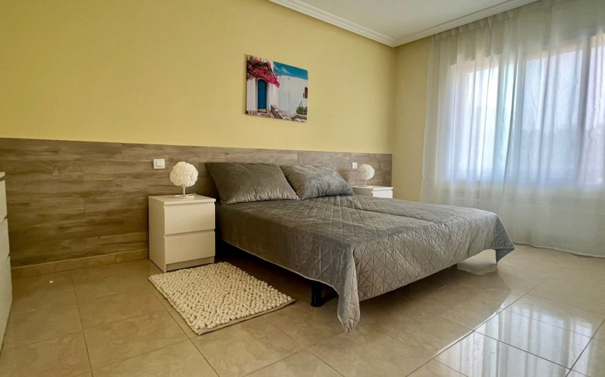 Resale - Villa -
Benidorm