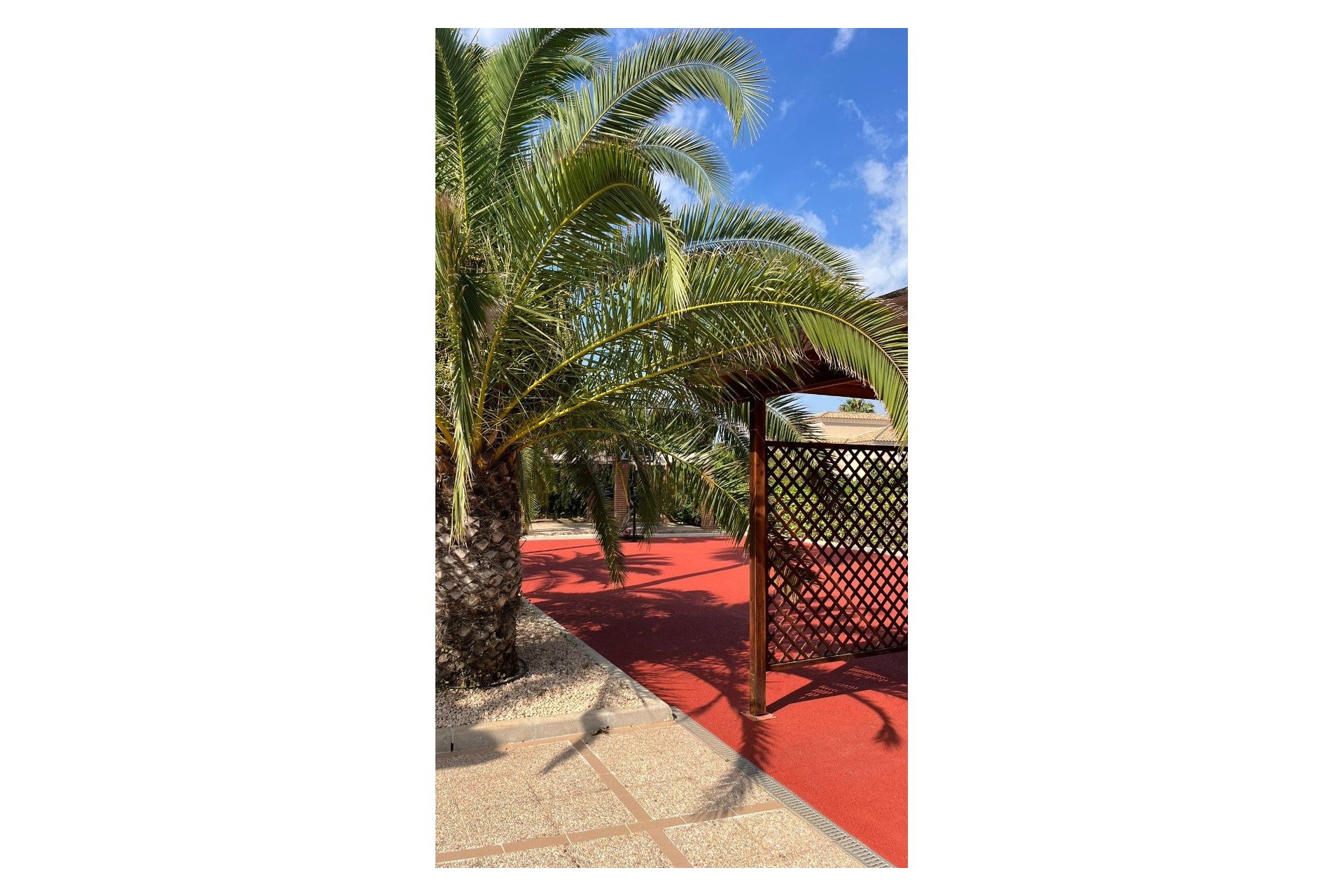 Resale - Villa -
Benidorm