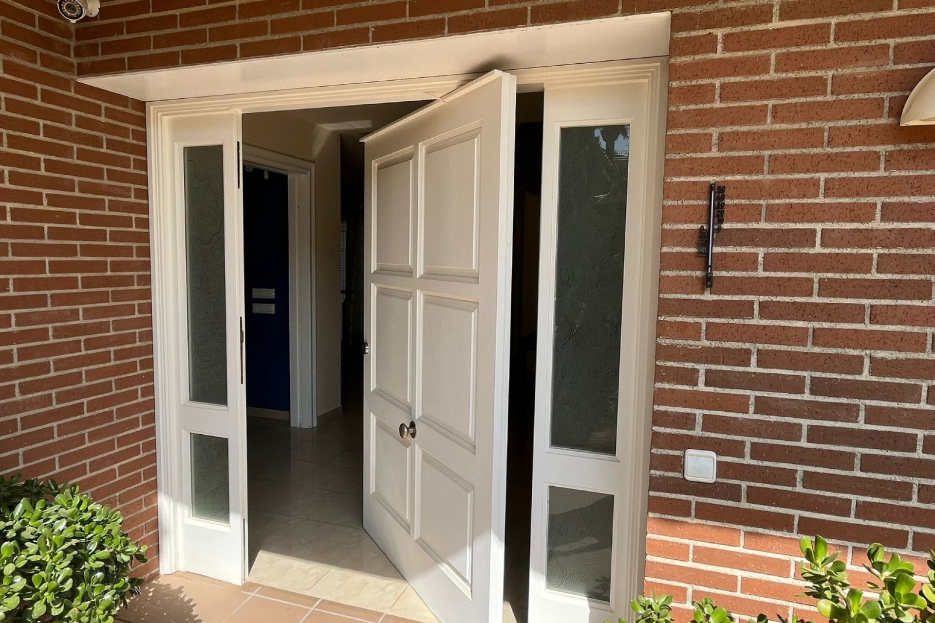 Resale - Villa -
Benidorm