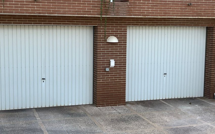 Resale - Villa -
Benidorm