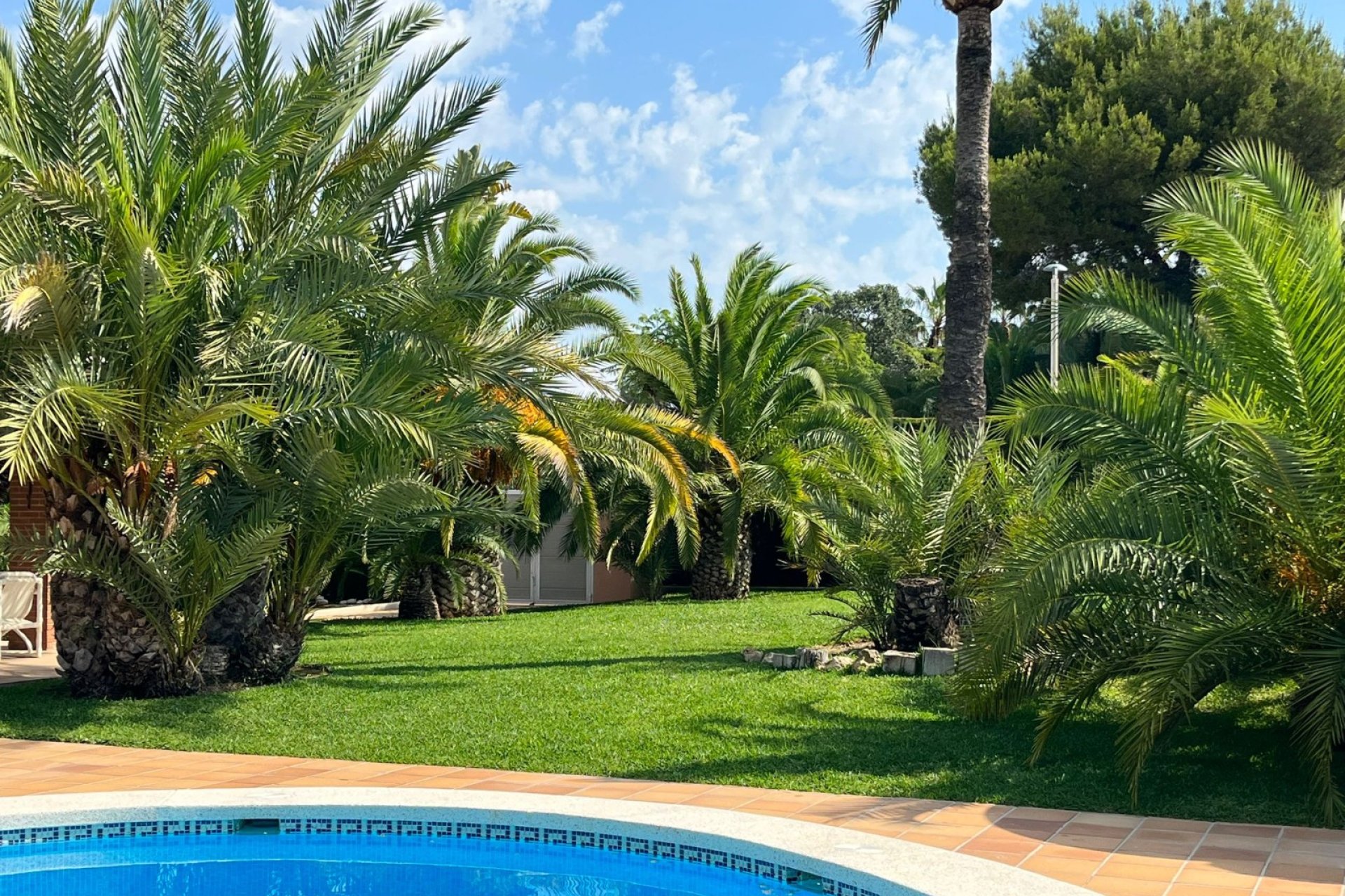 Resale - Villa -
Benidorm