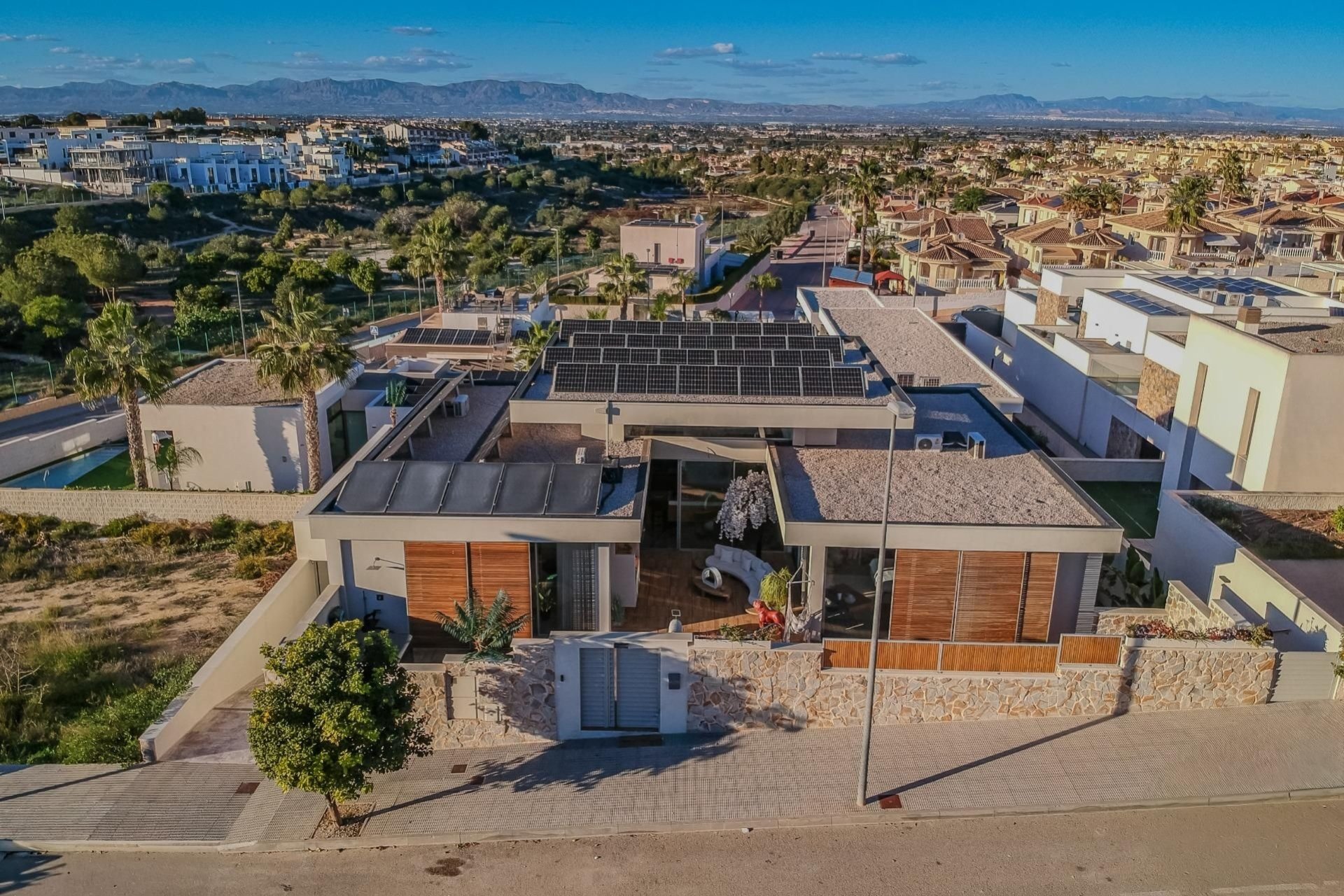 Resale - Villa -
Benijofar - Costa Blanca