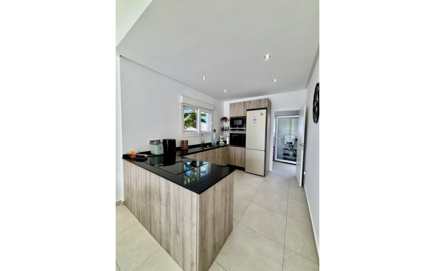 Resale - Villa -
Benijofar - Costa Blanca