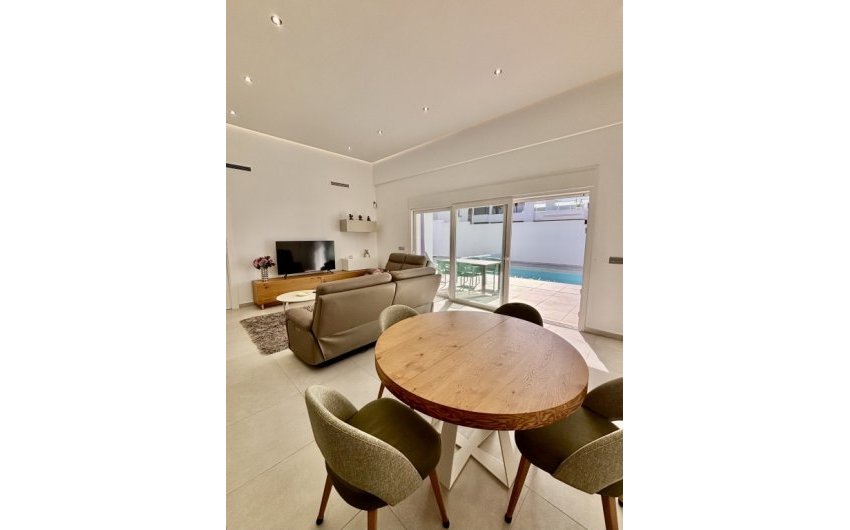 Resale - Villa -
Benijofar - Costa Blanca