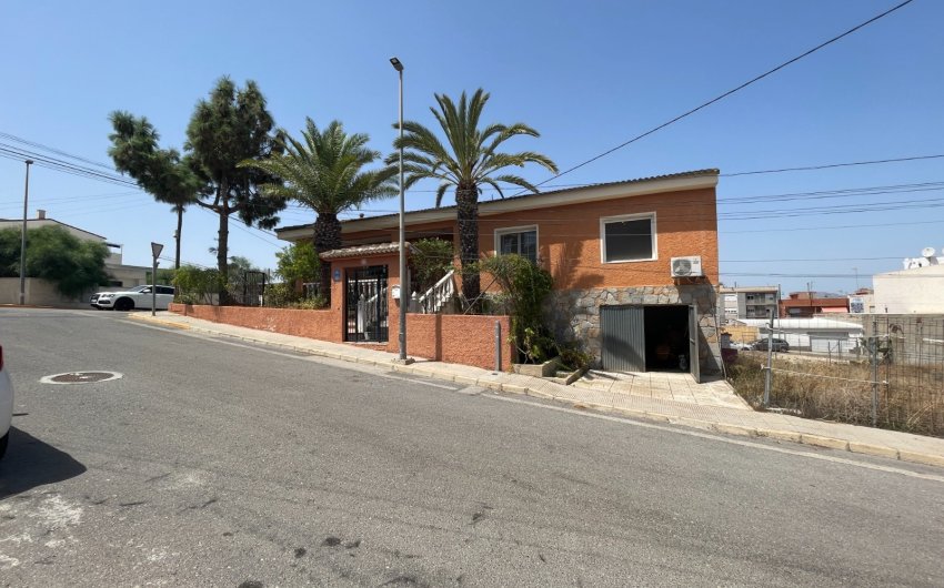 Resale - Villa -
Benijofar - Costa Blanca
