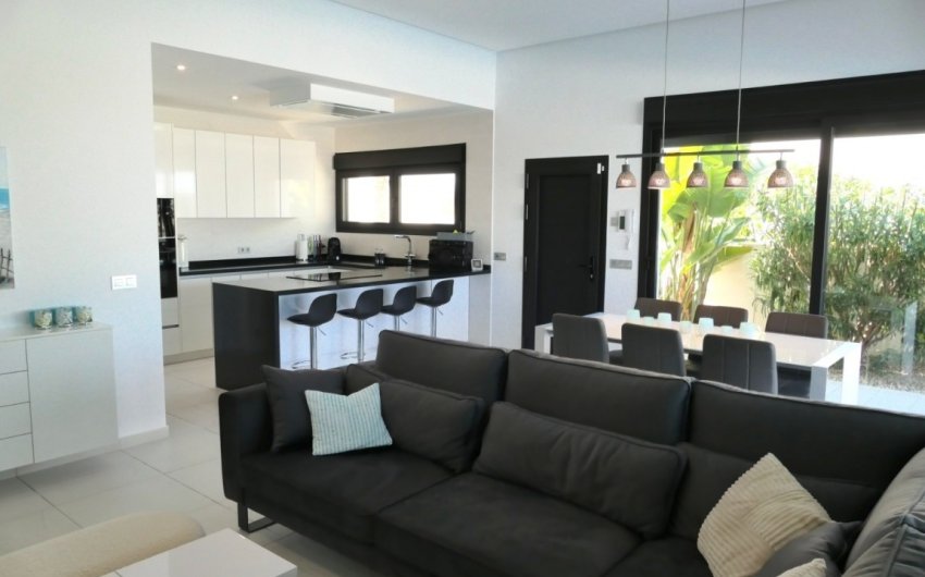 Resale - Villa -
Benijofar - Costa Blanca