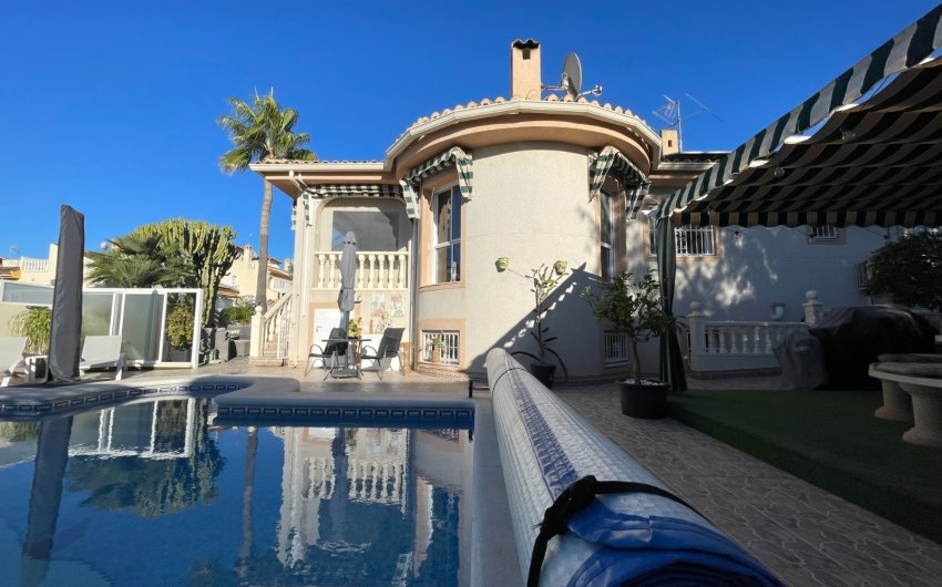 Resale - Villa -
Benijofar - Costa Blanca