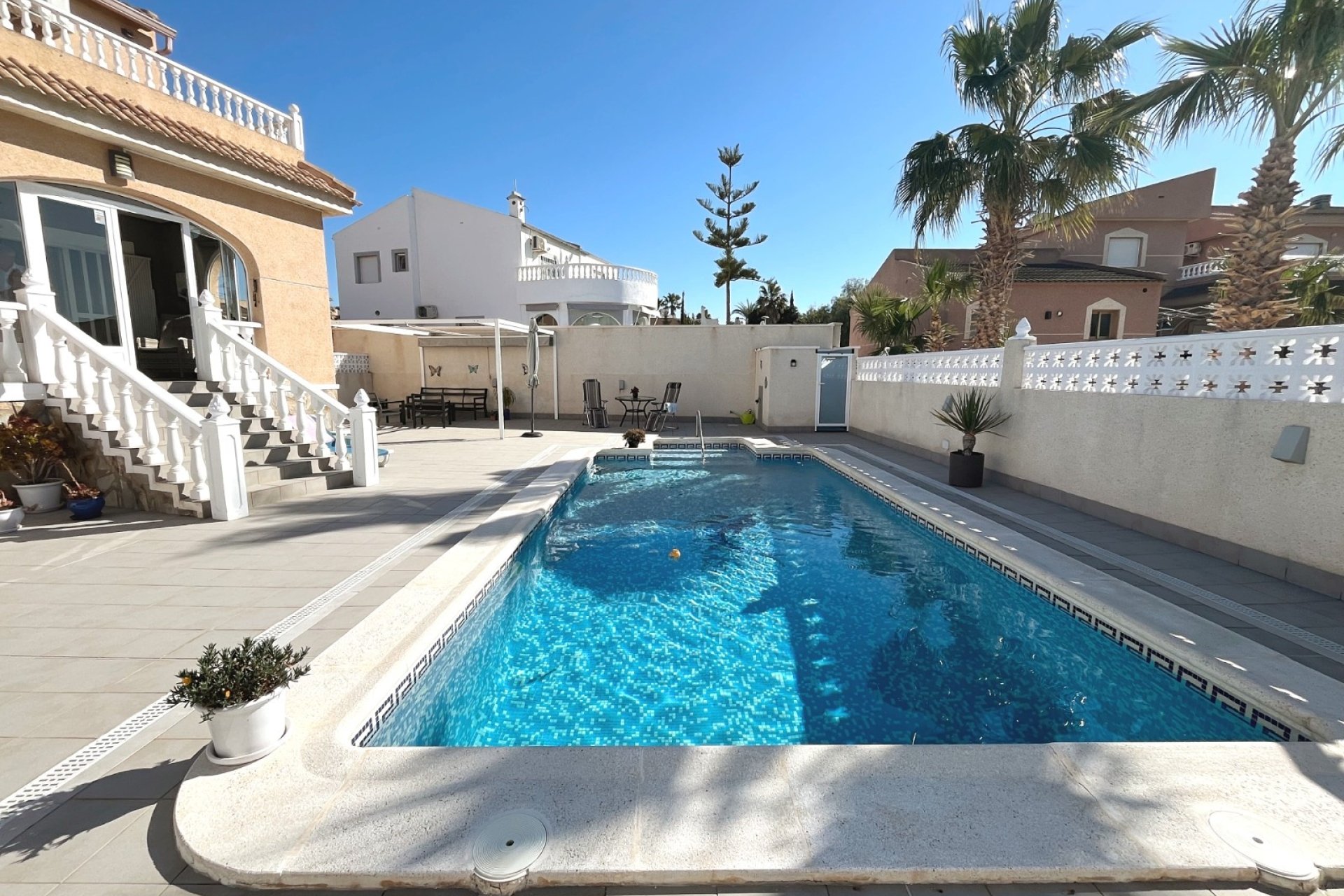 Resale - Villa -
Benijofar - Monte Azul