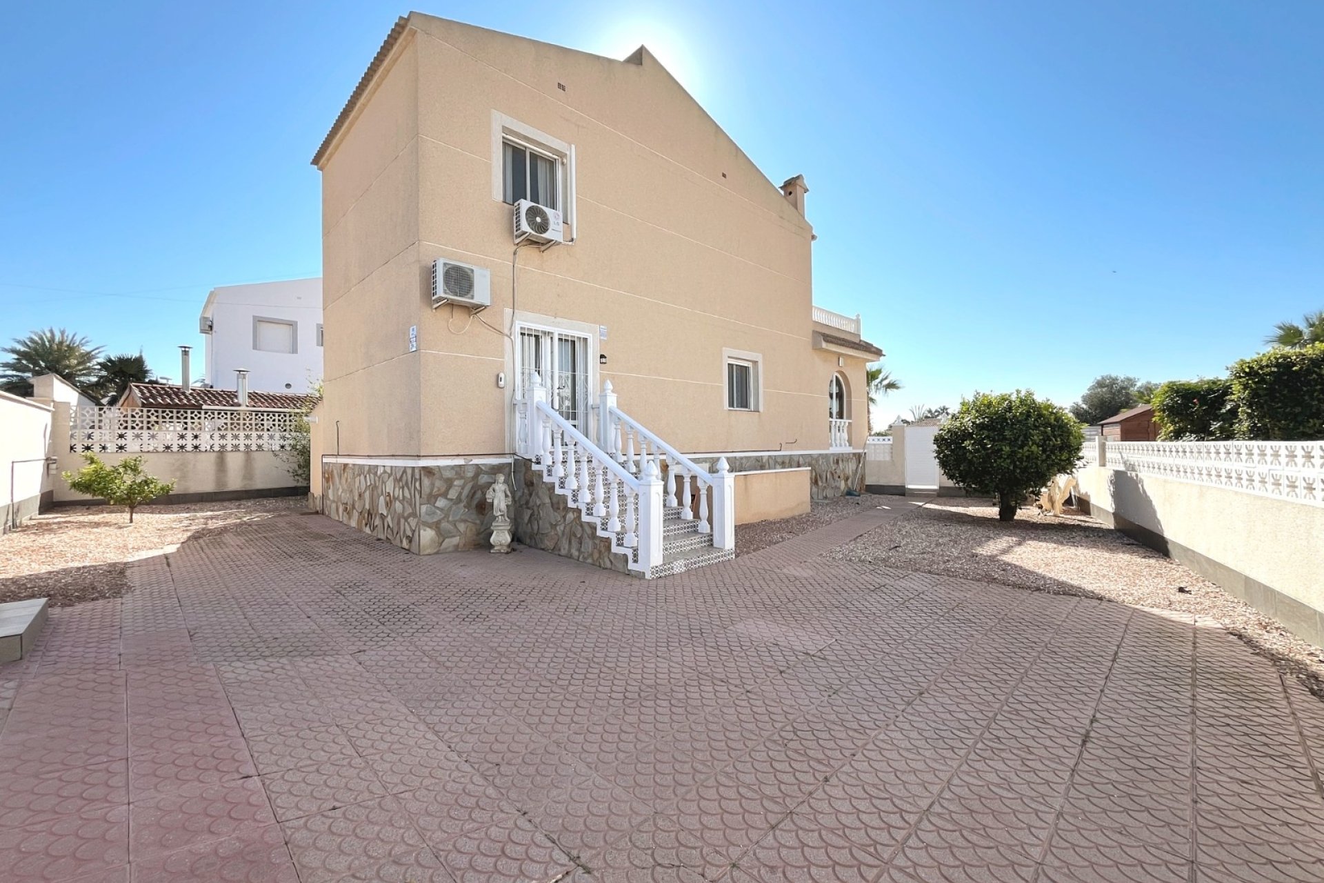 Resale - Villa -
Benijofar - Monte Azul