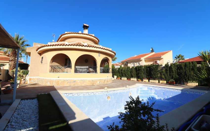 Resale - Villa -
Benijofar - Monte Azul