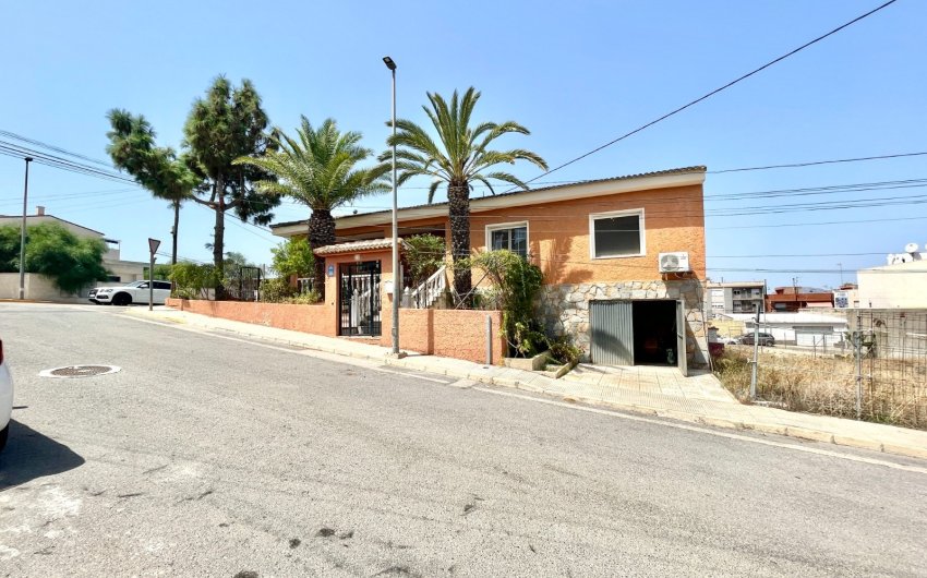 Resale - Villa -
Benijofar - pueblo