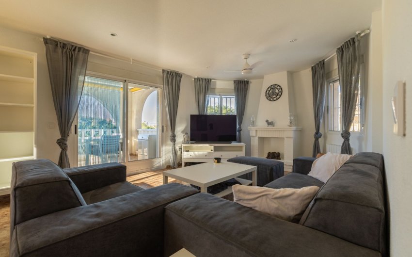 Resale - Villa -
Benijofar