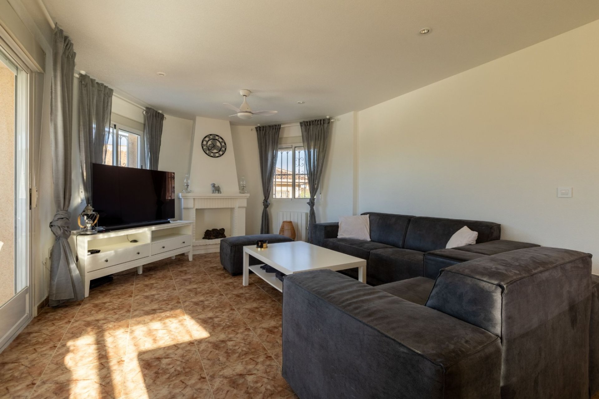 Resale - Villa -
Benijofar