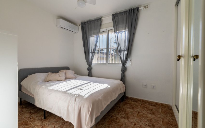 Resale - Villa -
Benijofar