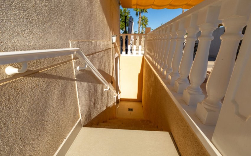 Resale - Villa -
Benijofar