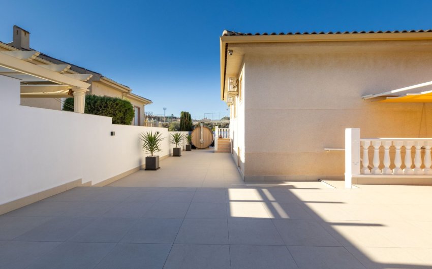 Resale - Villa -
Benijofar