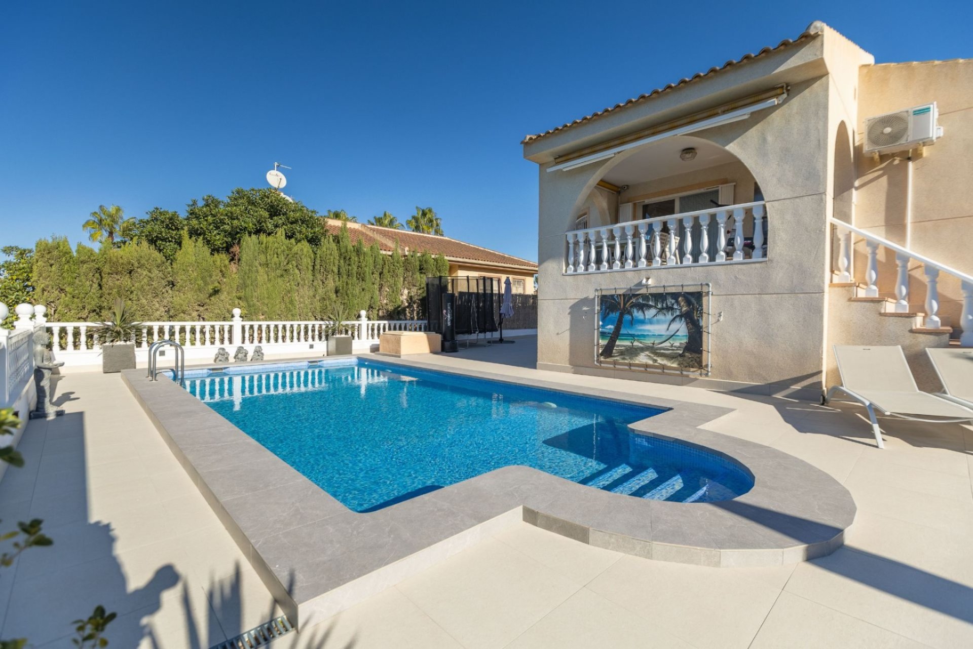 Resale - Villa -
Benijofar