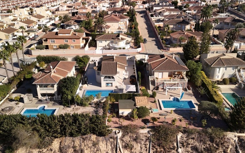 Resale - Villa -
Benijofar