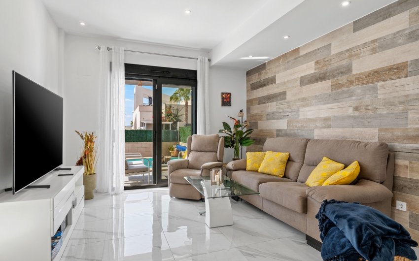 Resale - Villa -
Benijofar