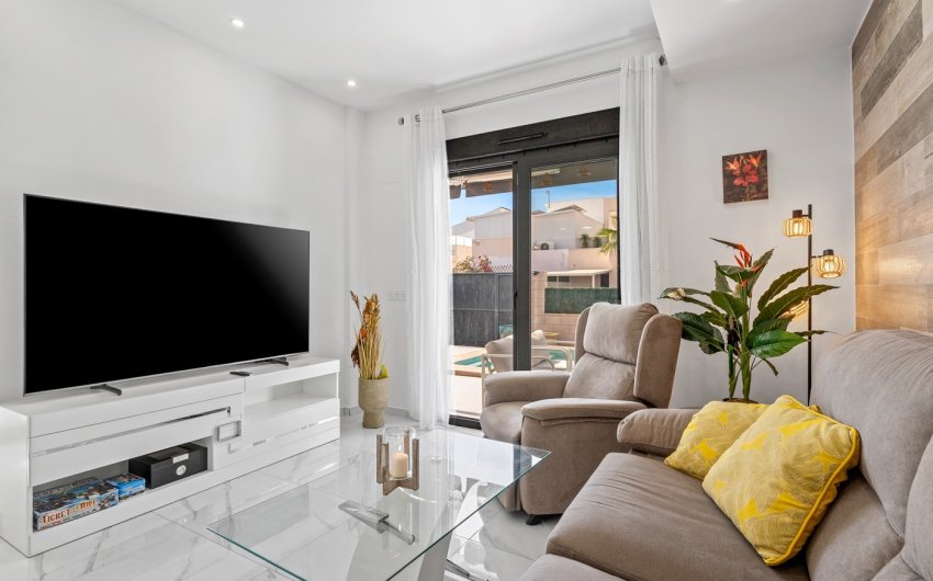 Resale - Villa -
Benijofar