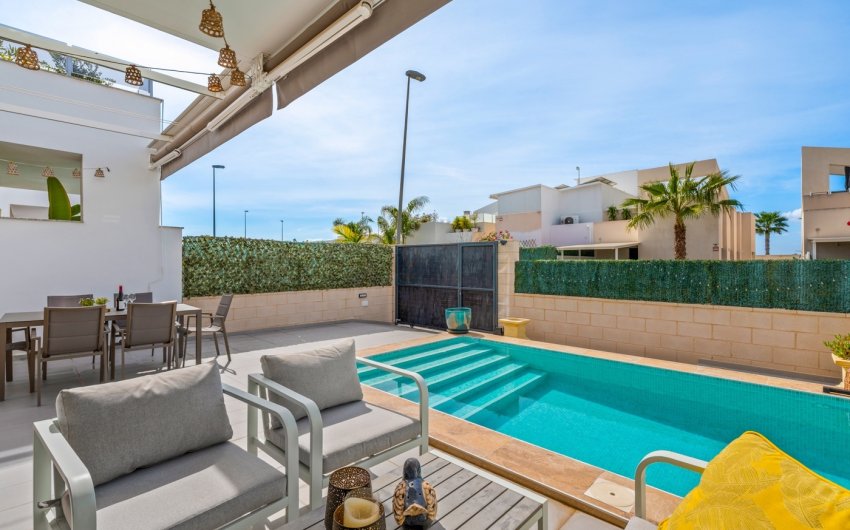 Resale - Villa -
Benijofar