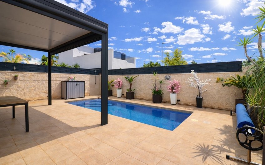 Resale - Villa -
Benijofar