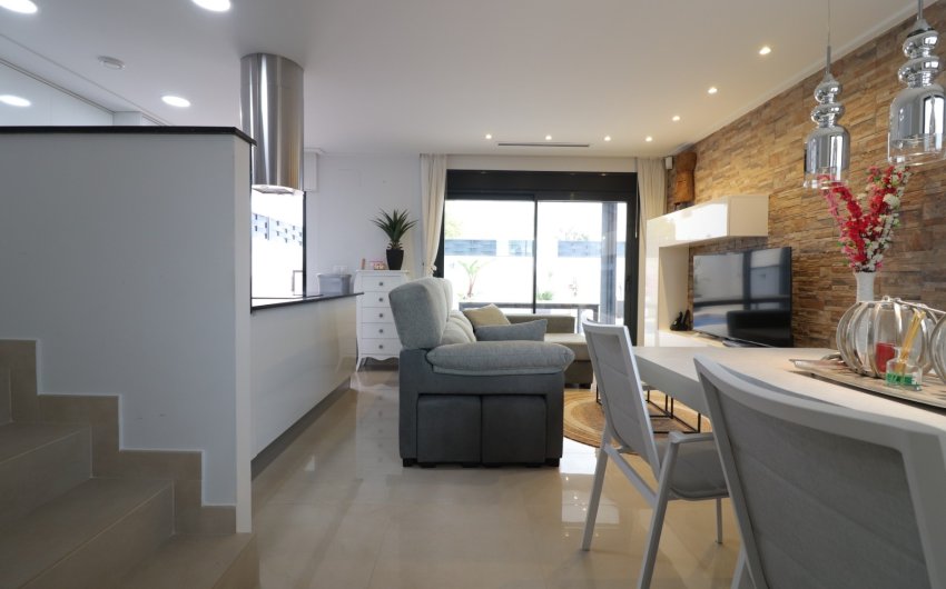 Resale - Villa -
Benijofar