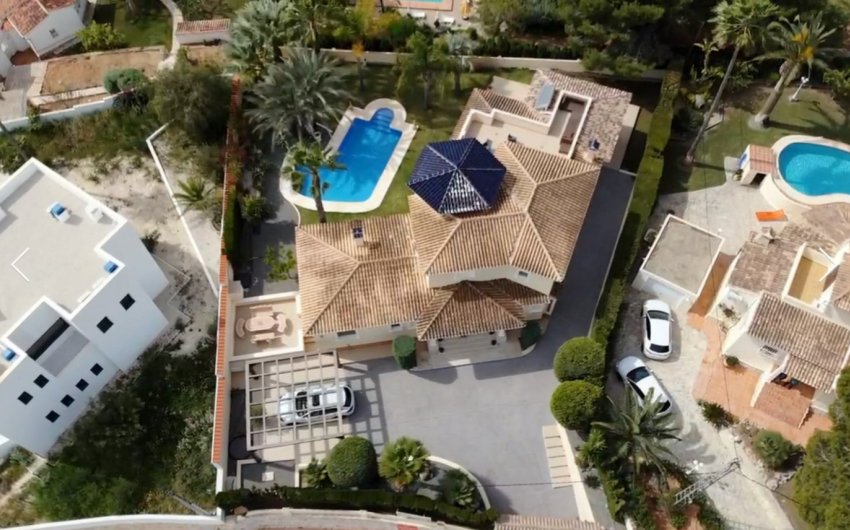 Resale - Villa -
Benissa - Alicante