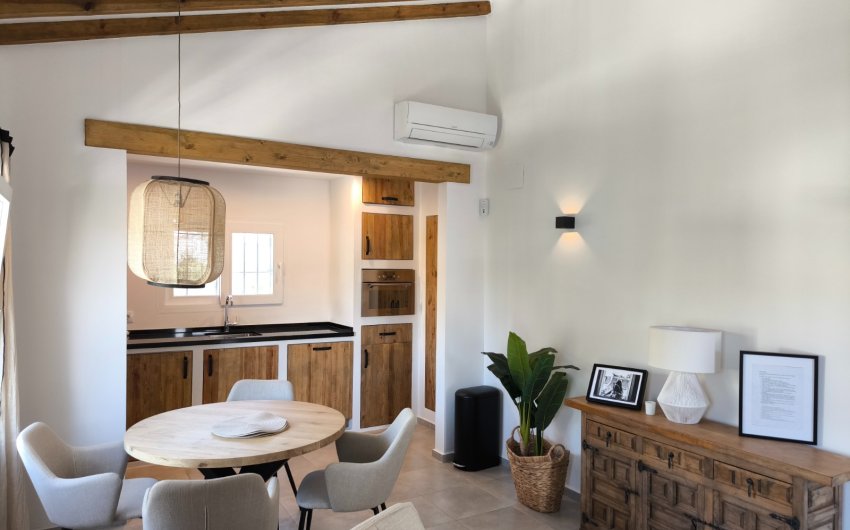 Resale - Villa -
Benissa - La Fustera