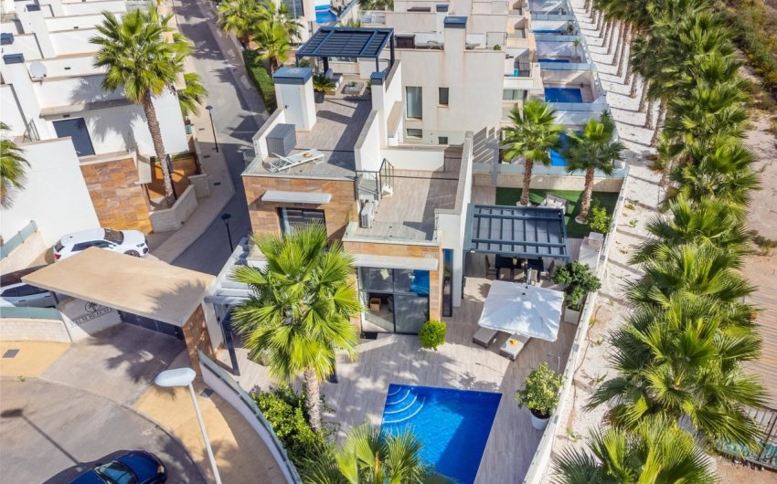 Resale - Villa -
Cabo Roig - Costa Blanca