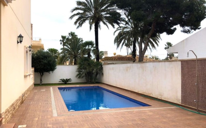 Resale - Villa -
Cabo Roig - Costa Blanca