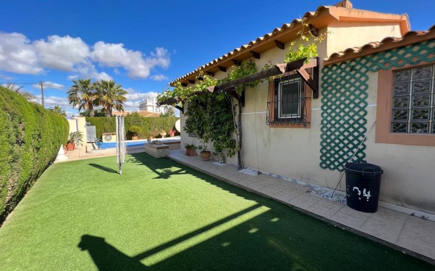 Resale - Villa -
Cabo Roig - Costa Blanca