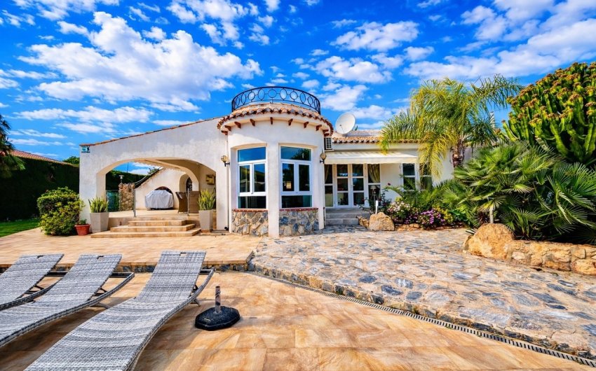 Resale - Villa -
Cabo Roig - Costa Blanca