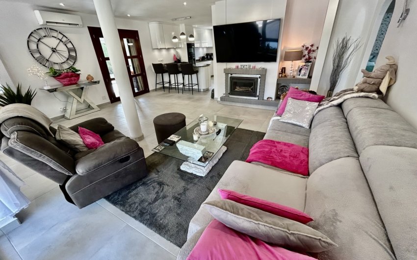 Resale - Villa -
Cabo Roig - Costa Blanca