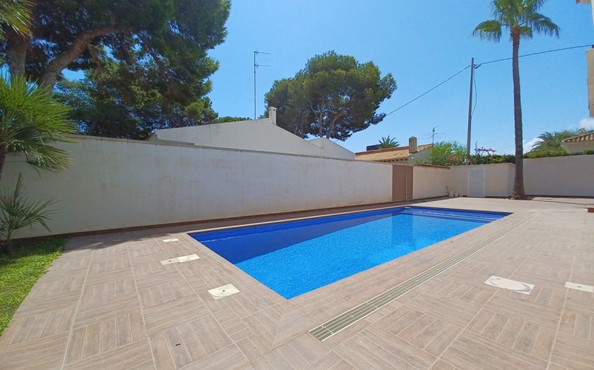 Resale - Villa -
Cabo Roig - Costa Blanca