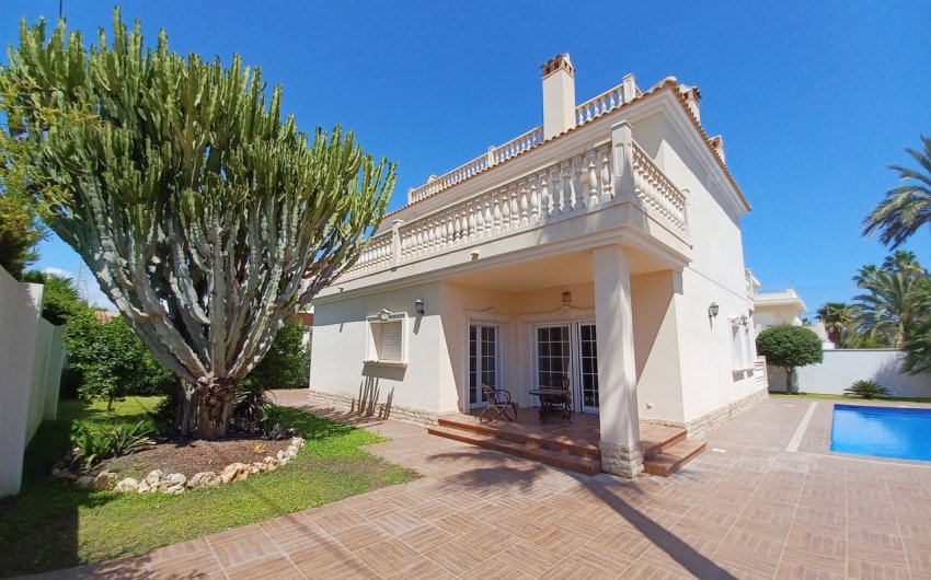 Resale - Villa -
Cabo Roig - Costa Blanca