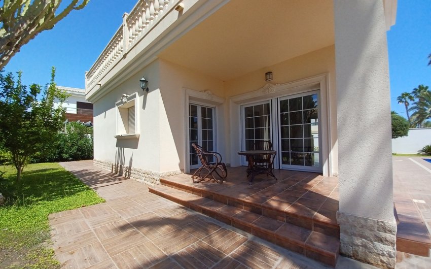 Resale - Villa -
Cabo Roig - Costa Blanca