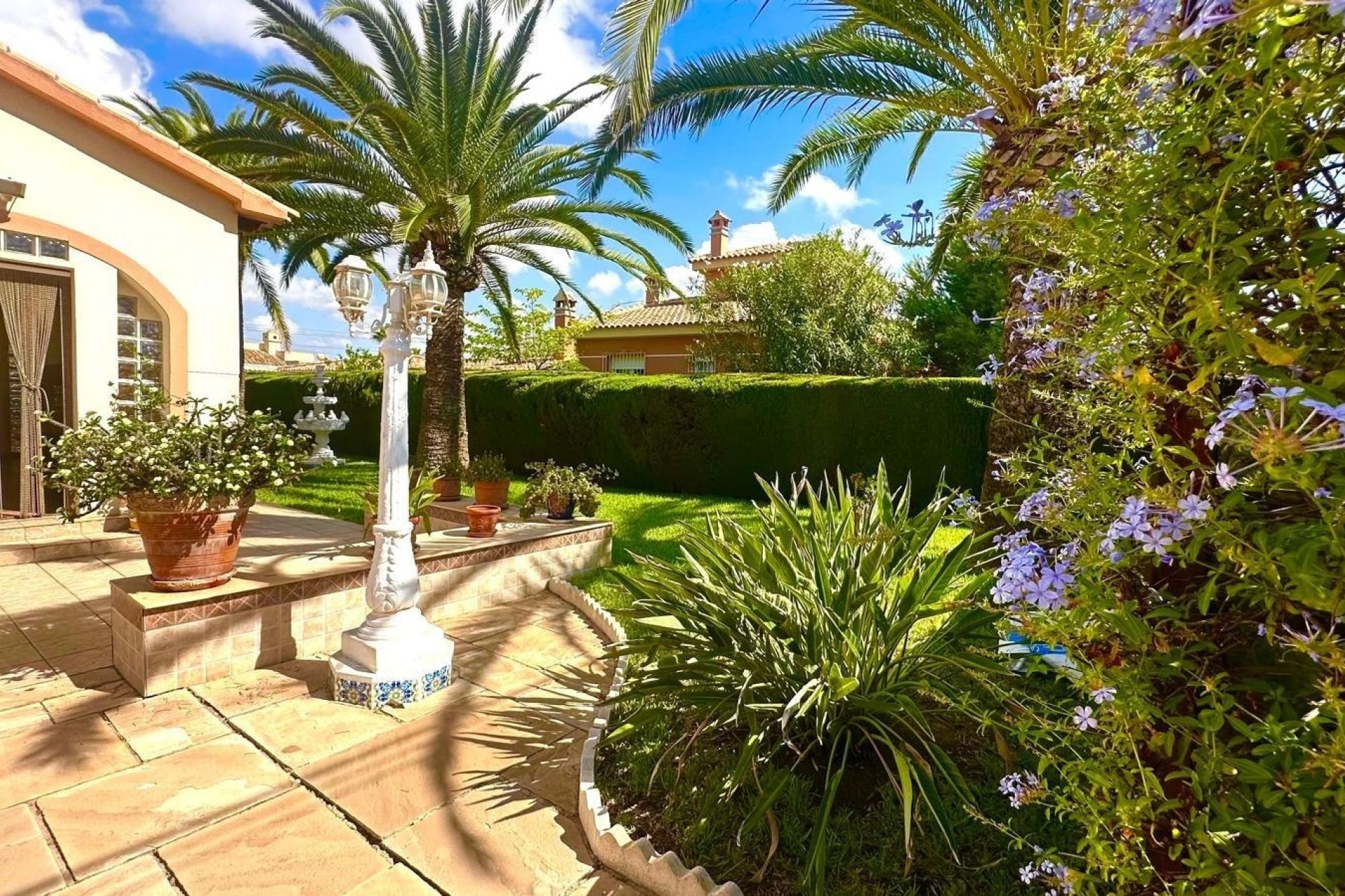 Resale - Villa -
Cabo Roig - Costa Blanca