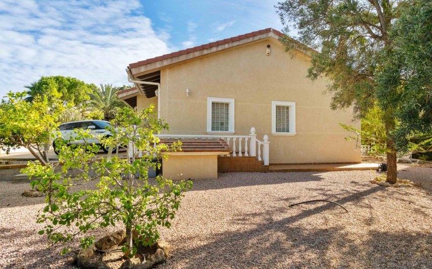 Resale - Villa -
Cabo Roig - Muy Cerca De La Playa