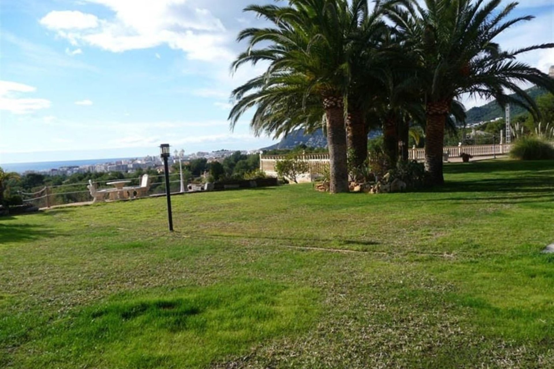Resale - Villa -
Calpe - Gargasindi