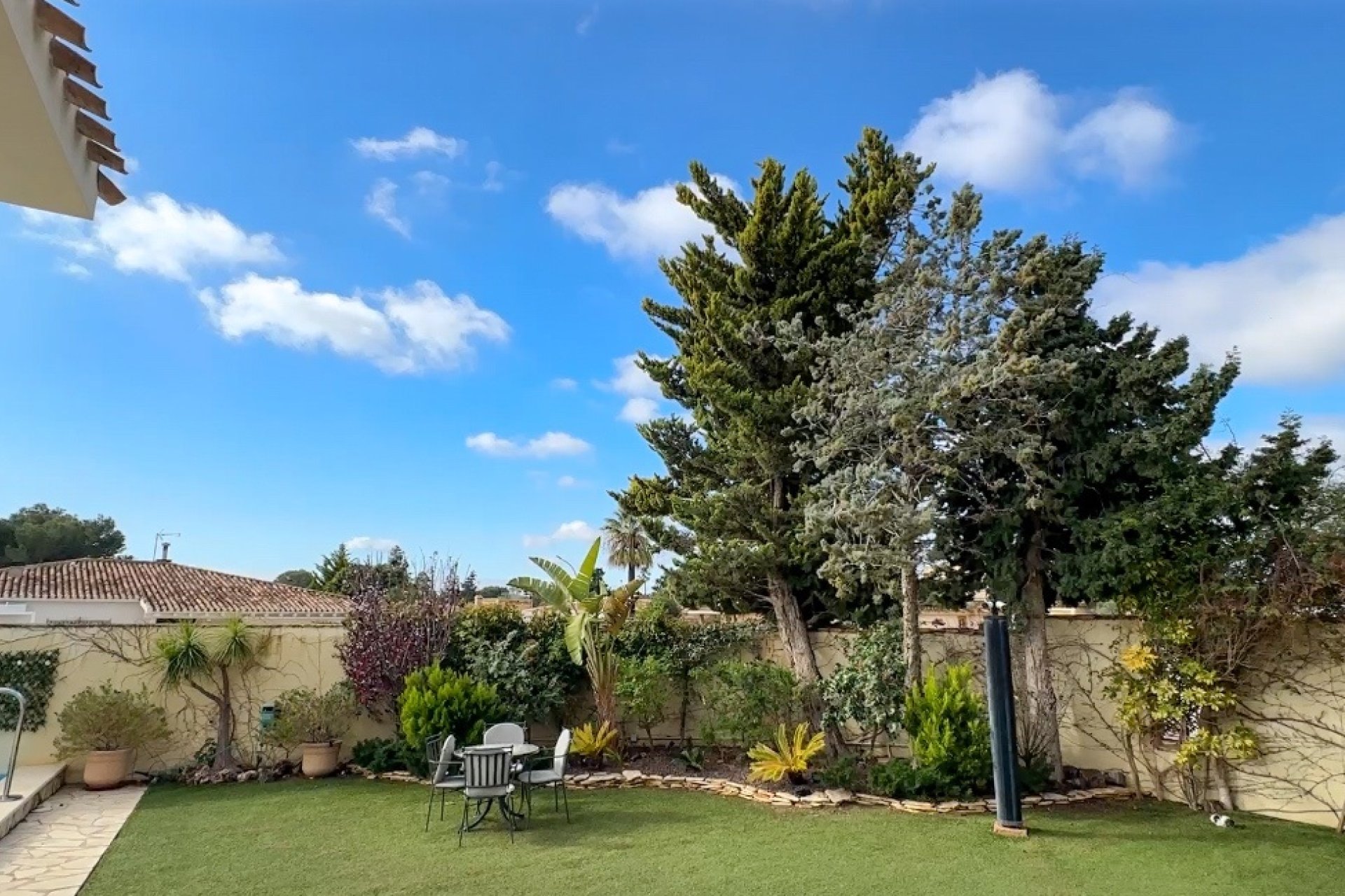 Resale - Villa -
Campoamor - Costa Blanca
