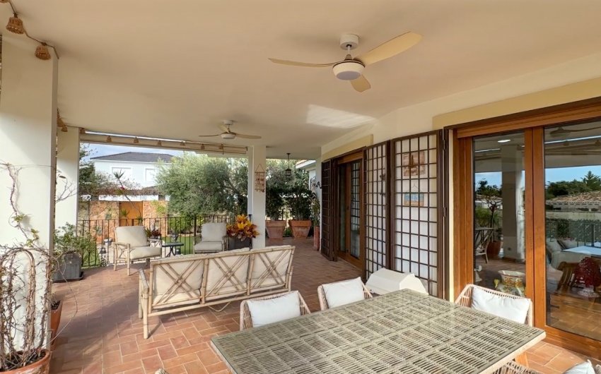 Resale - Villa -
Campoamor - Costa Blanca