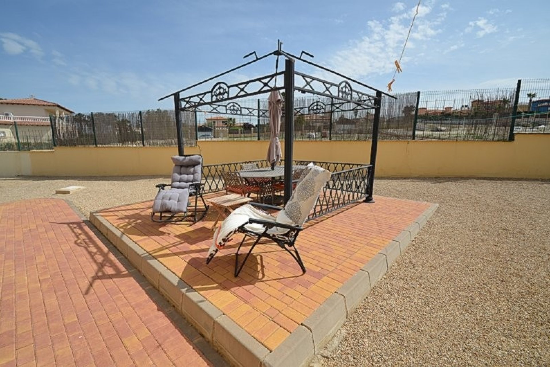 Resale - Villa -
Campos del Río - Inland