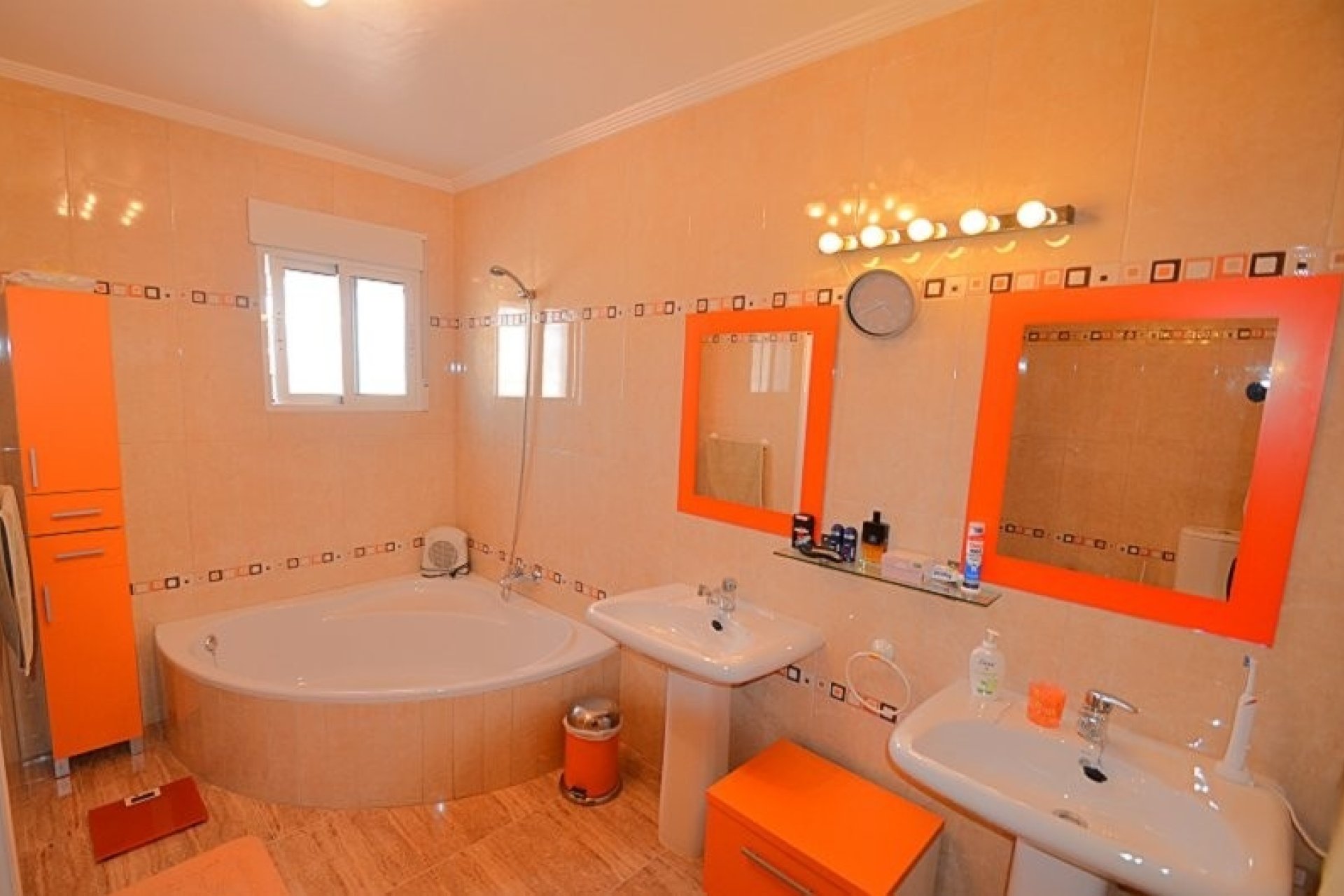 Resale - Villa -
Campos del Río - Inland