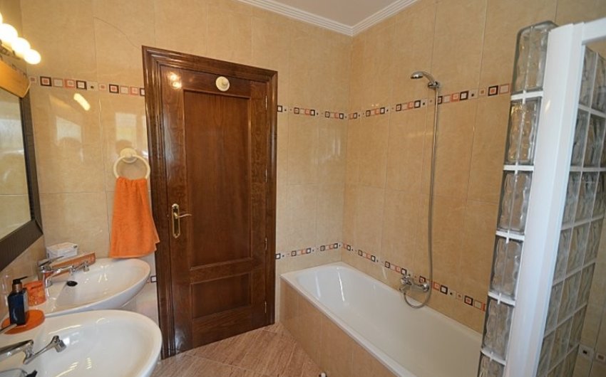 Resale - Villa -
Campos del Río - Inland