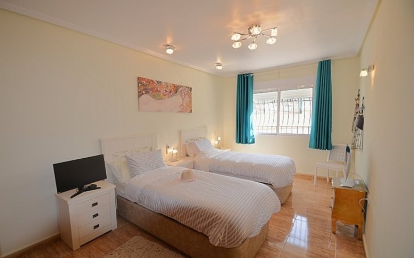 Resale - Villa -
Campos del Río - Inland