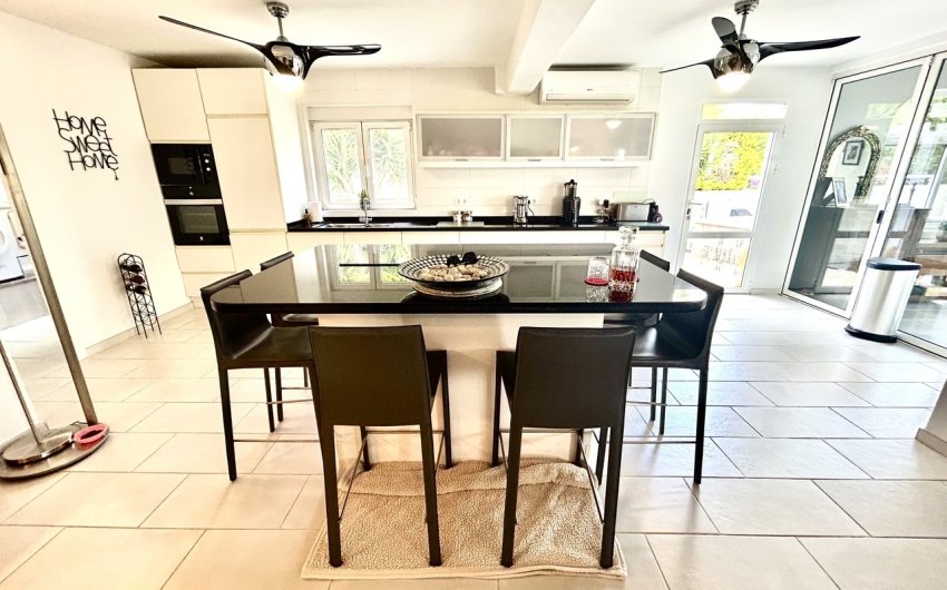 Resale - Villa -
Catral - Costa Blanca